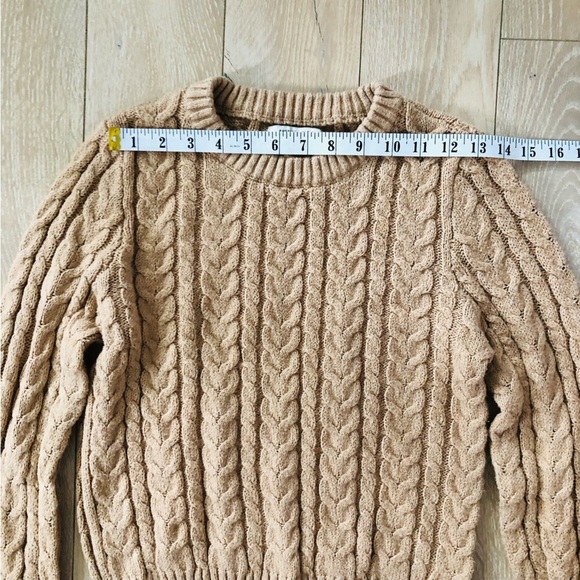 American Eagle Outfitters Cable Knit Sweater in Camel Size M - Picture 2 of 10